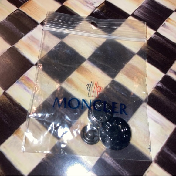 Moncler Authentic Purple Fur Down Jacket Modane Giubbotto Size 3 Large - Picture 13 of 14